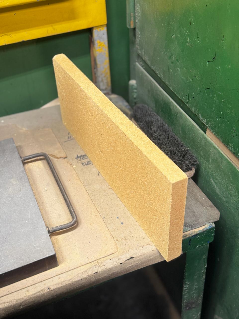 Плита шамотная огнеупорная (500*200*30).